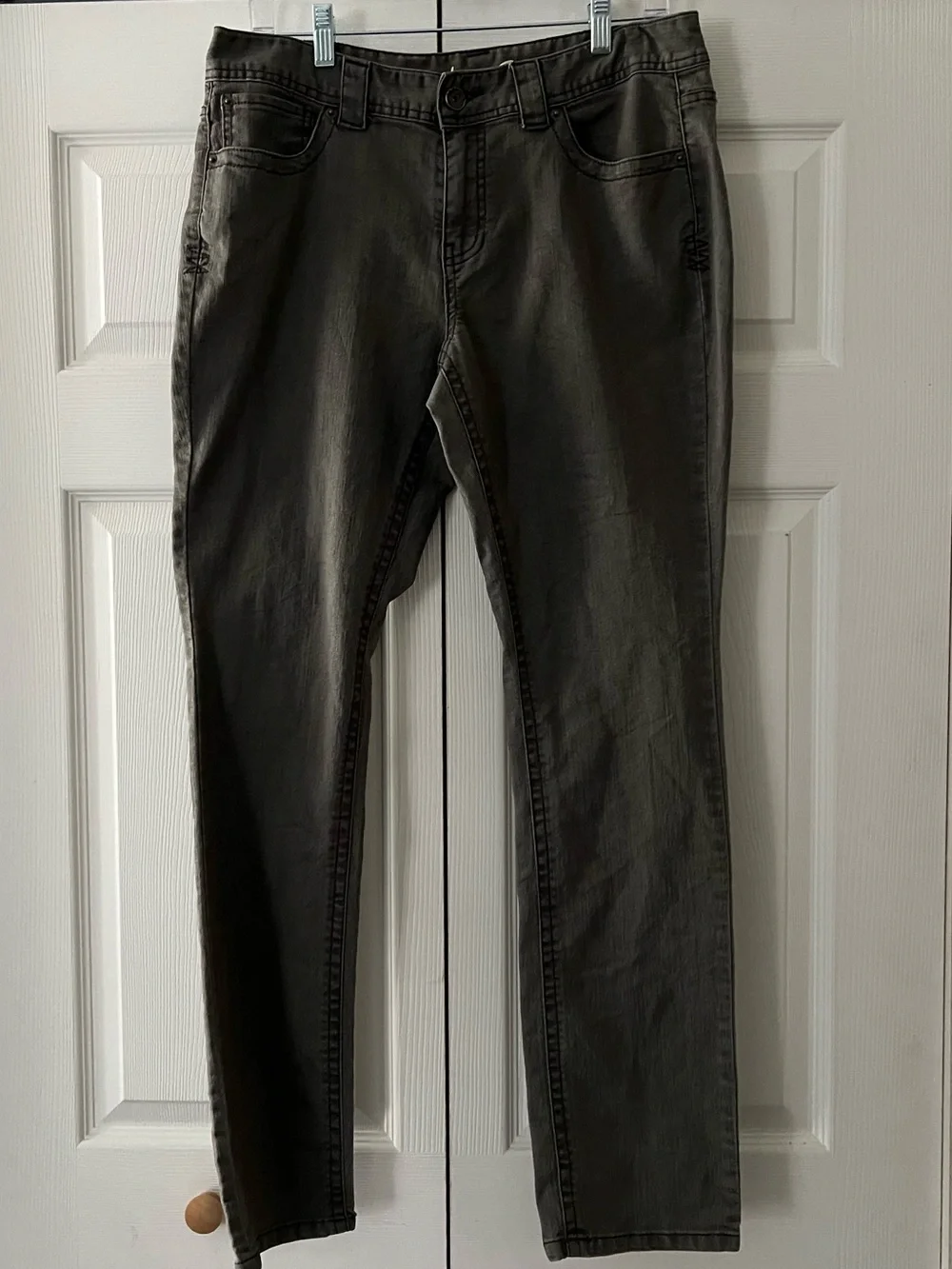 LIKE NEW! Inc. Denim Regular Fit Skinny Leg Jeans - Picture 1 of 9